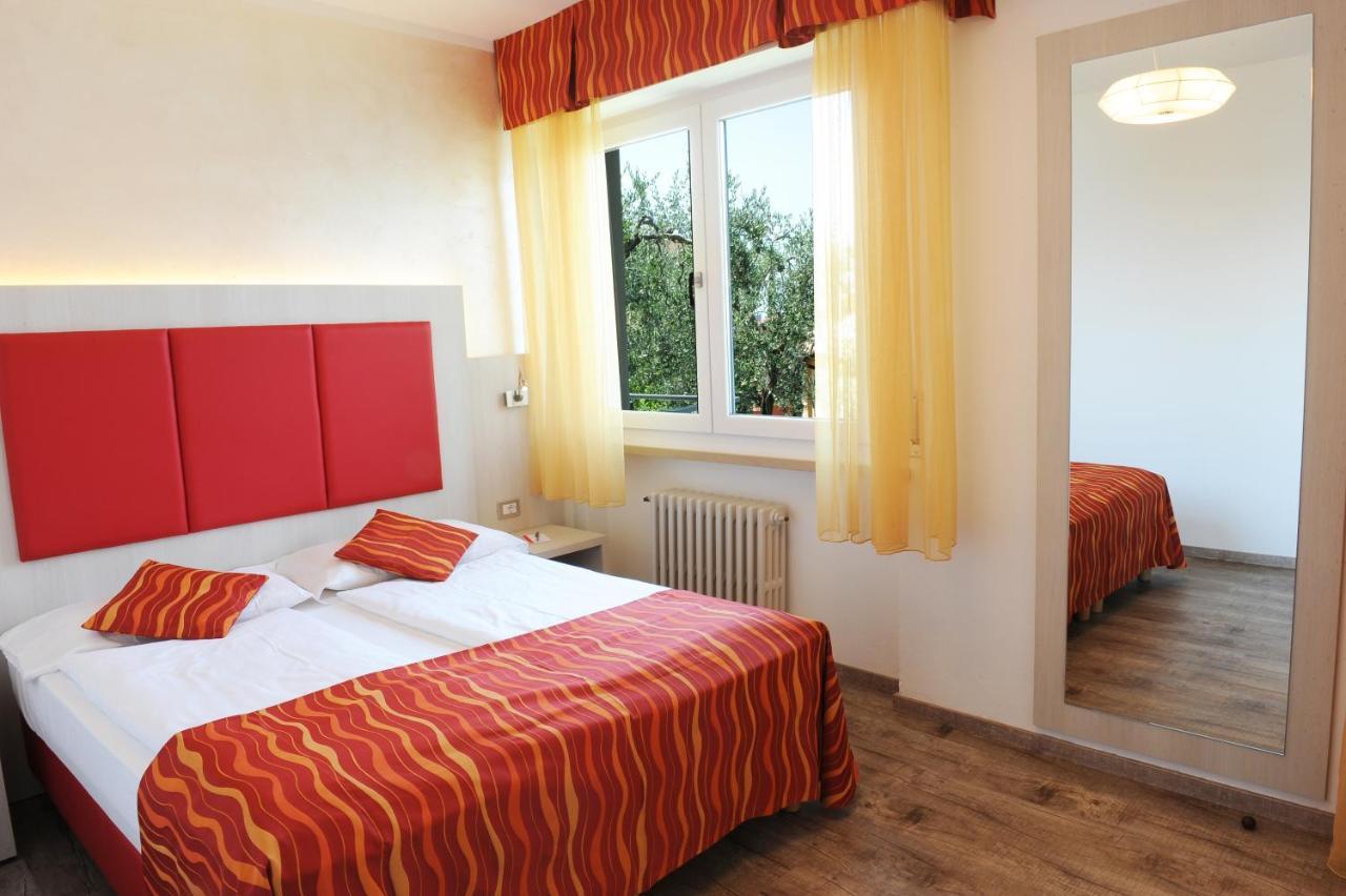 Hotel Da Tino Malcesine Bagian luar foto